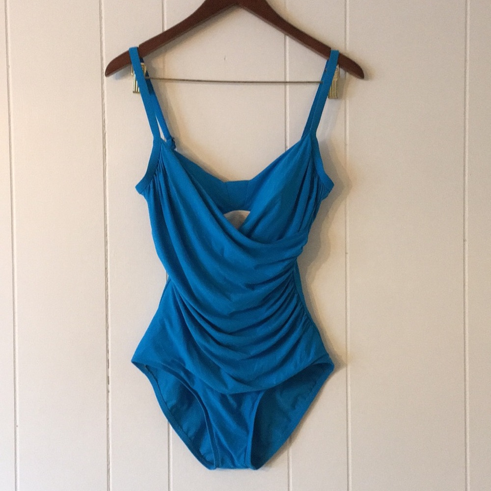 JANTZEN Women’s Solid Drape One-Piece Swimsuit. 8